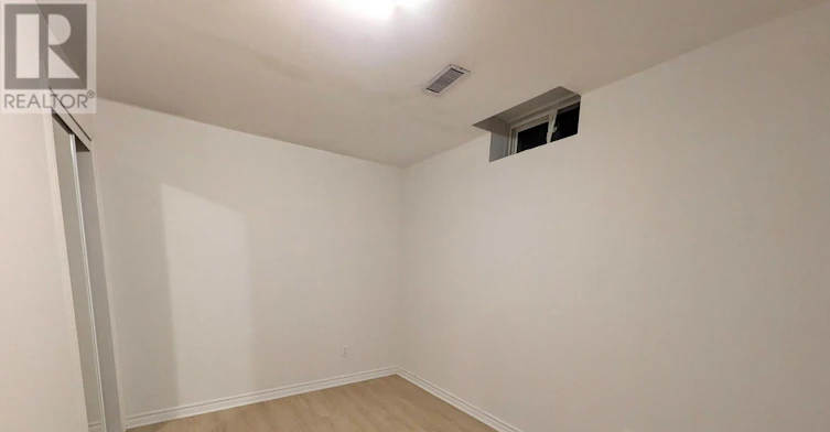 BSMT-460 Menczel Crescent, Newmarket, ON, L3X 2P6 - 5