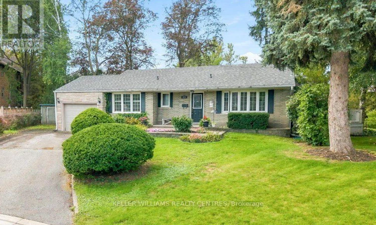 228 Kathryn Crescent