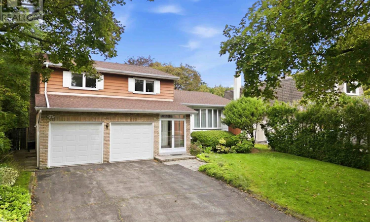 212 Bayview Fairways Drive