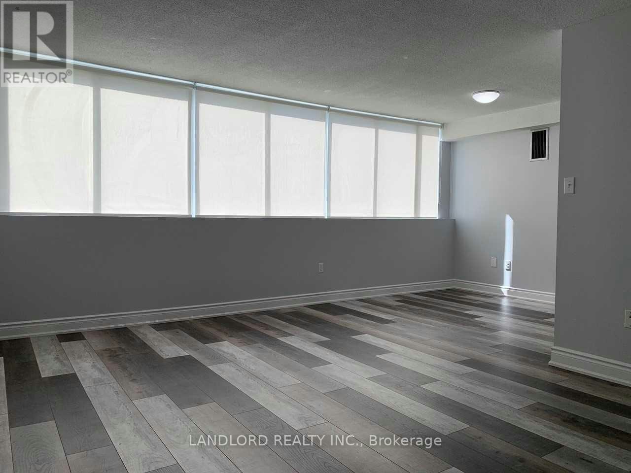 405-3590 Kaneff Crescent, Mississauga, ON, L5A 3X3 - 2