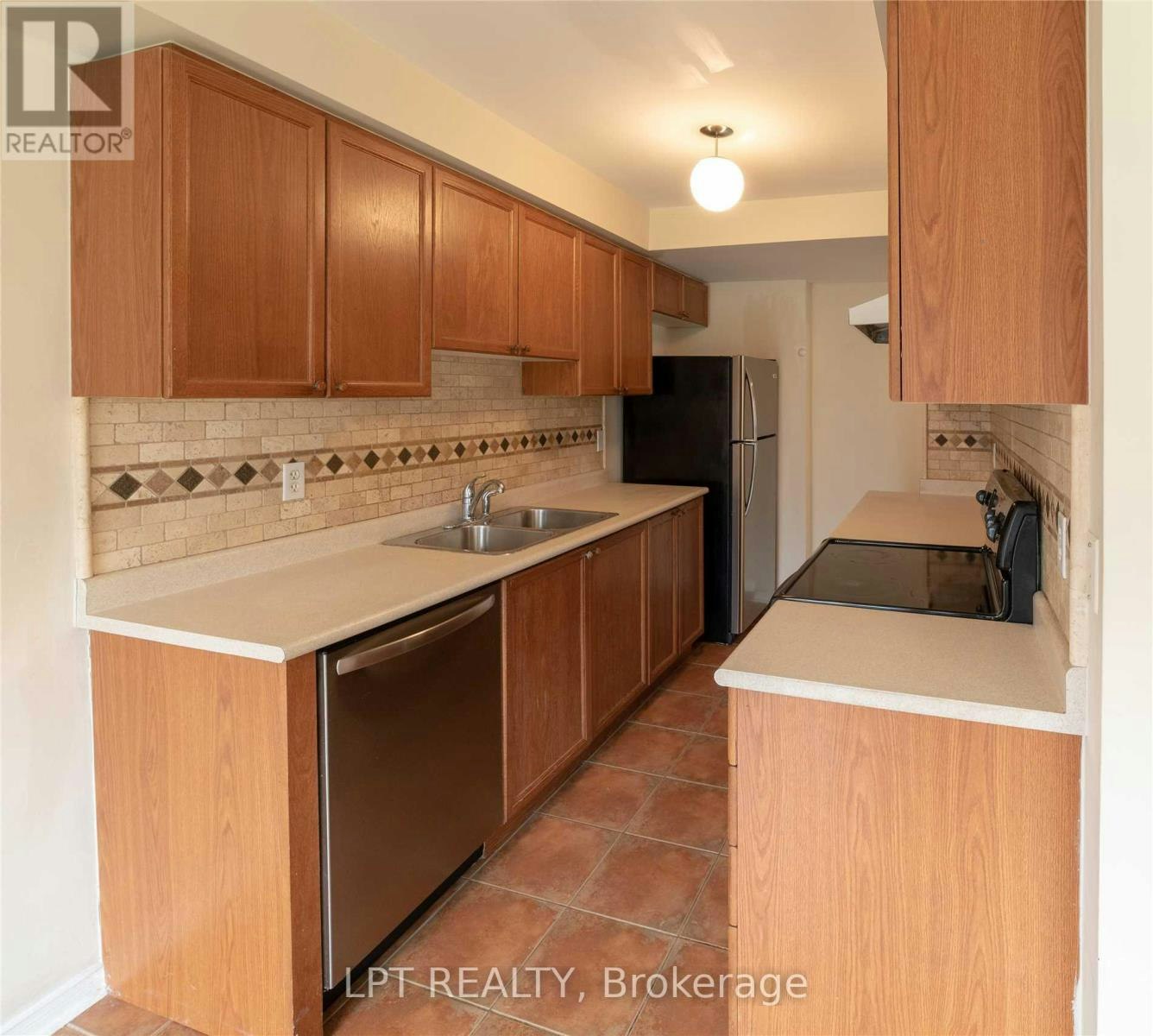 4919 Southampton Drive, Mississauga, ON, L5M 7P9 - 5