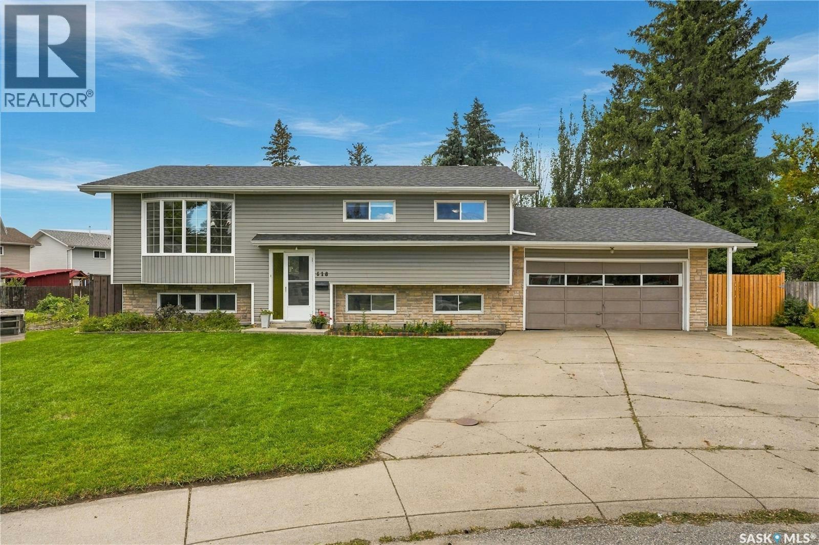618 Priel Court, Saskatoon, SK, S7M 4K6