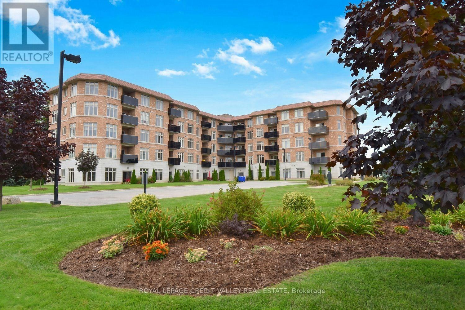 430-8111 Forest Glen Drive S, Niagara Falls, ON, L2H 2Y7