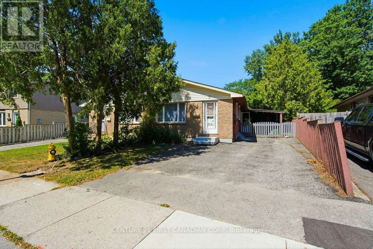 17 Edgemere Crescent, London, ON, N5Z 4M6