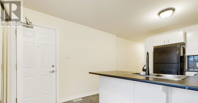 14-201 Paseo Private, Ottawa, ON, K2G 4N7 - 4