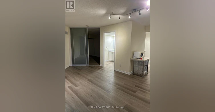 636-111 Elizabeth Street, Toronto, ON, M5G 1P7 - 4