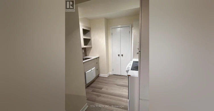 636-111 Elizabeth Street, Toronto, ON, M5G 1P7 - 10