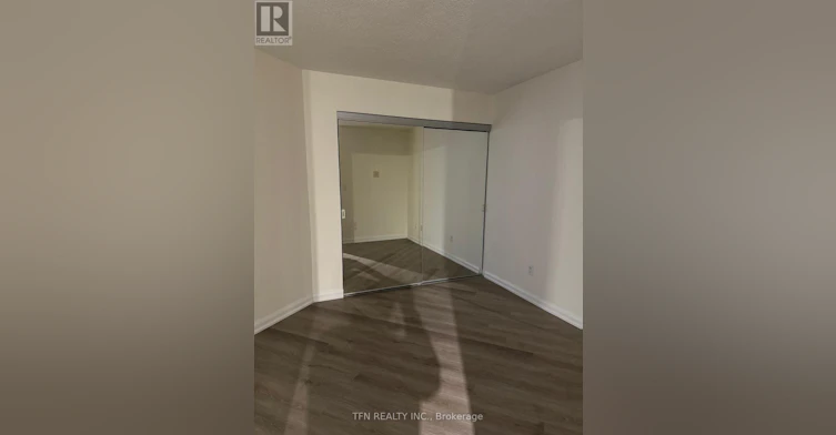 636-111 Elizabeth Street, Toronto, ON, M5G 1P7 - 5