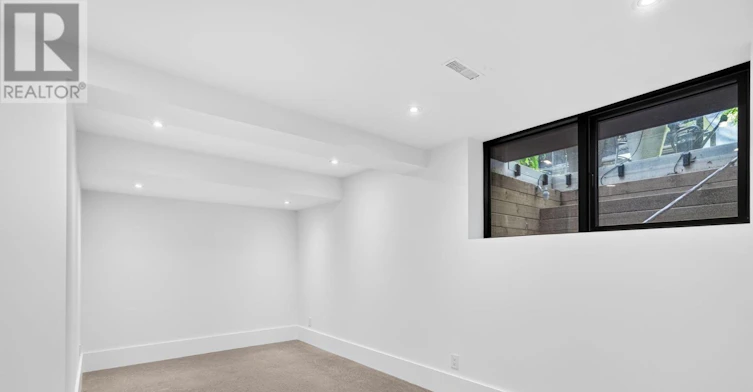 228 Glen Road, Toronto, ON, M4W 2X3 - 39
