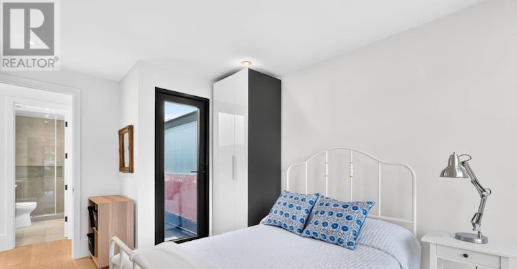 228 Glen Road, Toronto, ON, M4W 2X3 - 35