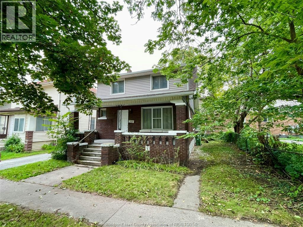 258 Detroit, Windsor, ON, N9C 2P3