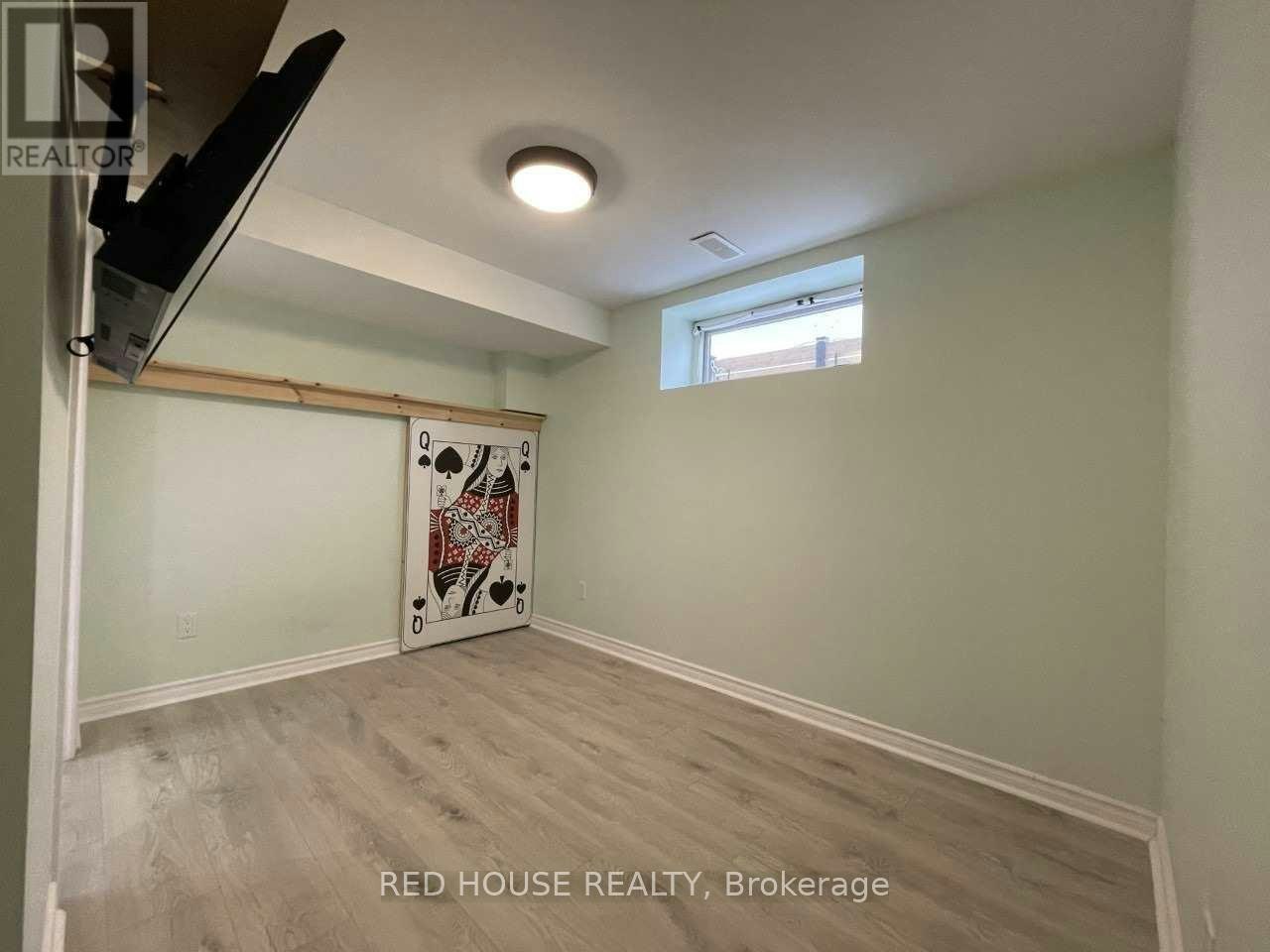 LOWER-69 Simpson Road, Newmarket, ON, L3Y 5E5 - 10
