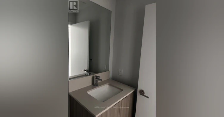 319-430 Square One Drive, Mississauga, ON, L5B 0R7 - 2