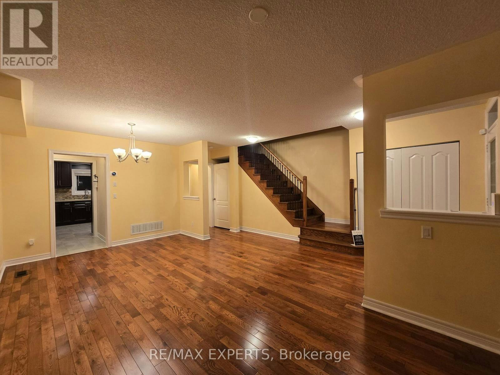 48 Dunvegan Crescent, Brampton, ON, L7A 2Y2 - 5