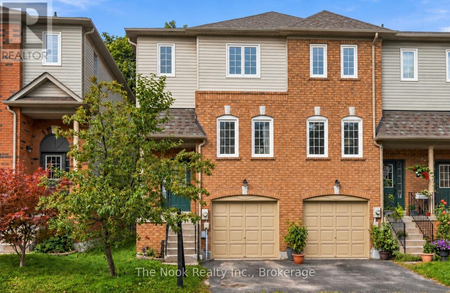 33 Aspen Park Way, Whitby, ON, L1N 9M6