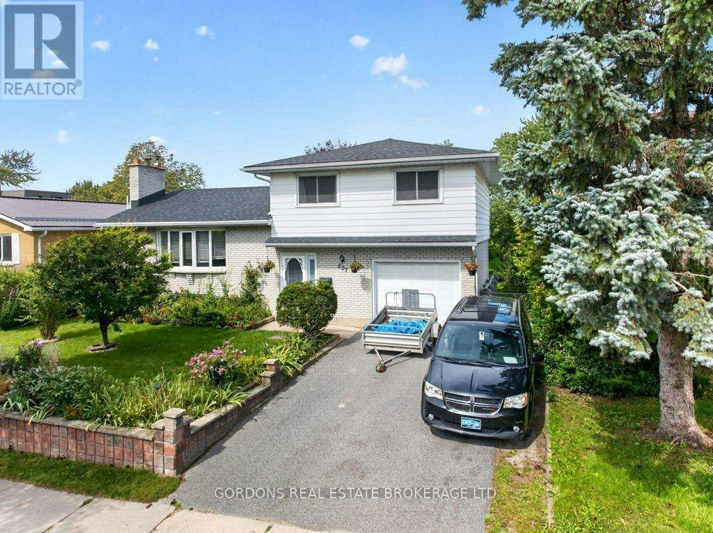 207 Robert Wallace Drive, Kingston, ON, K7M 1Y3