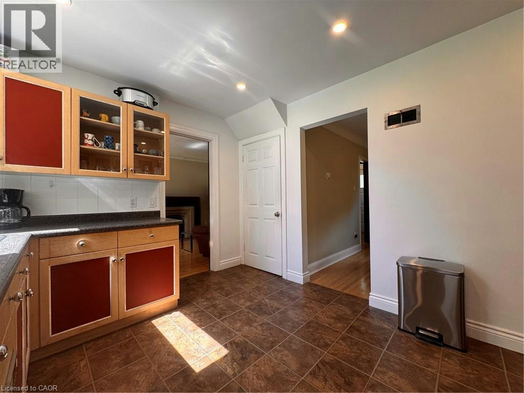 225 Bridgeport Road E, Waterloo, ON, N2J 2K7 - 4