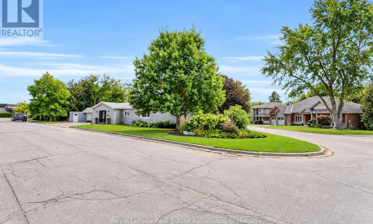 11 Churchill Crescent