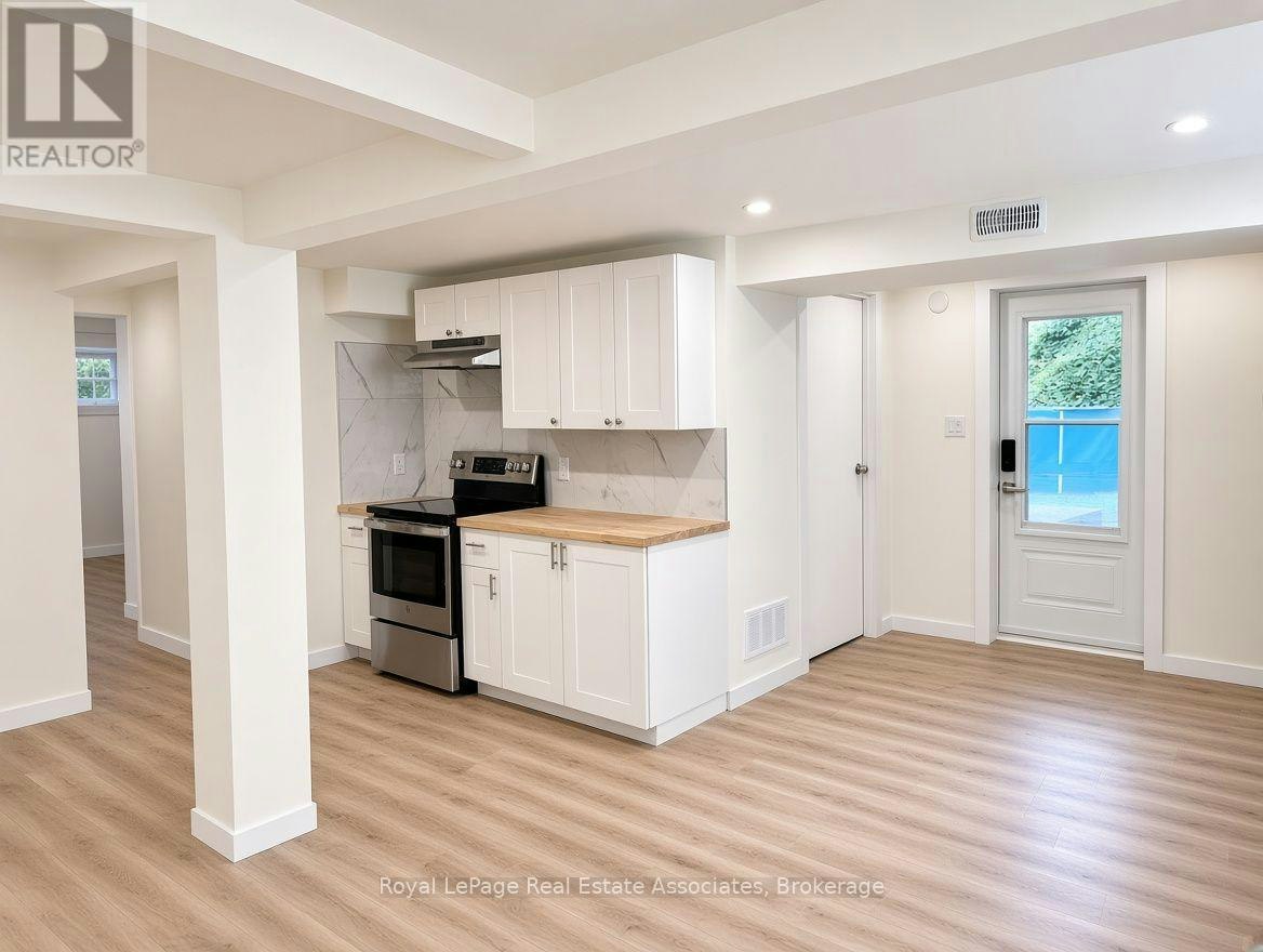 10 Elizabeth Street, Halton Hills, ON, L7G 3K2 - 8