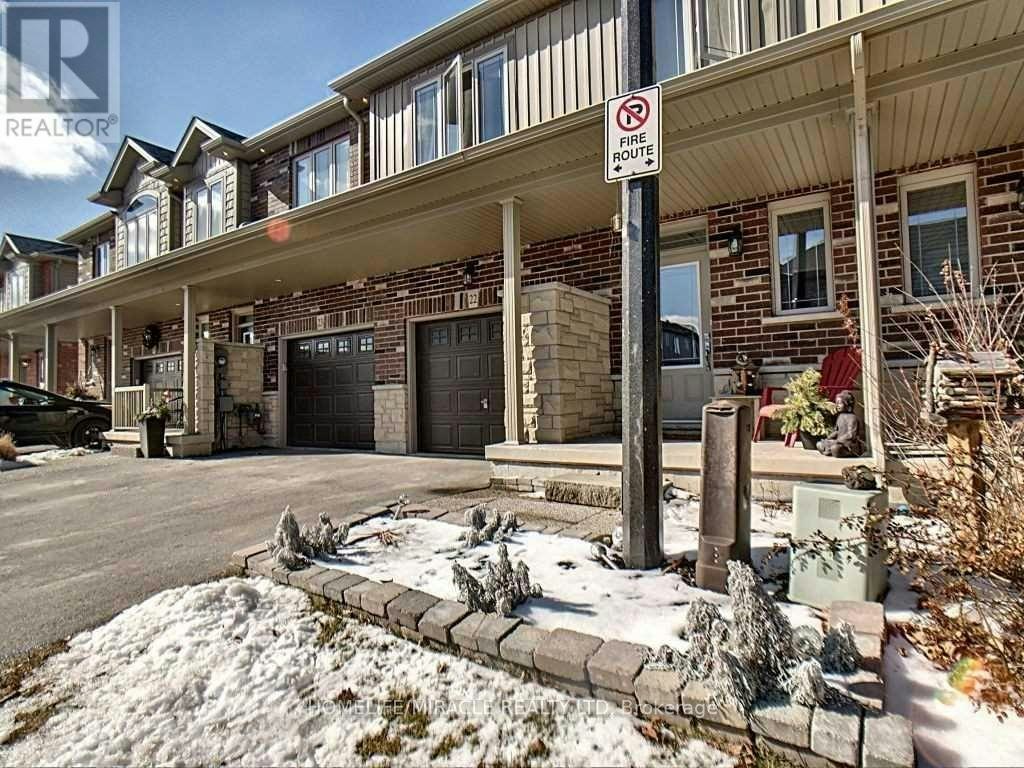 22-380 Lake Street, Grimsby, ON, L3M 0E8