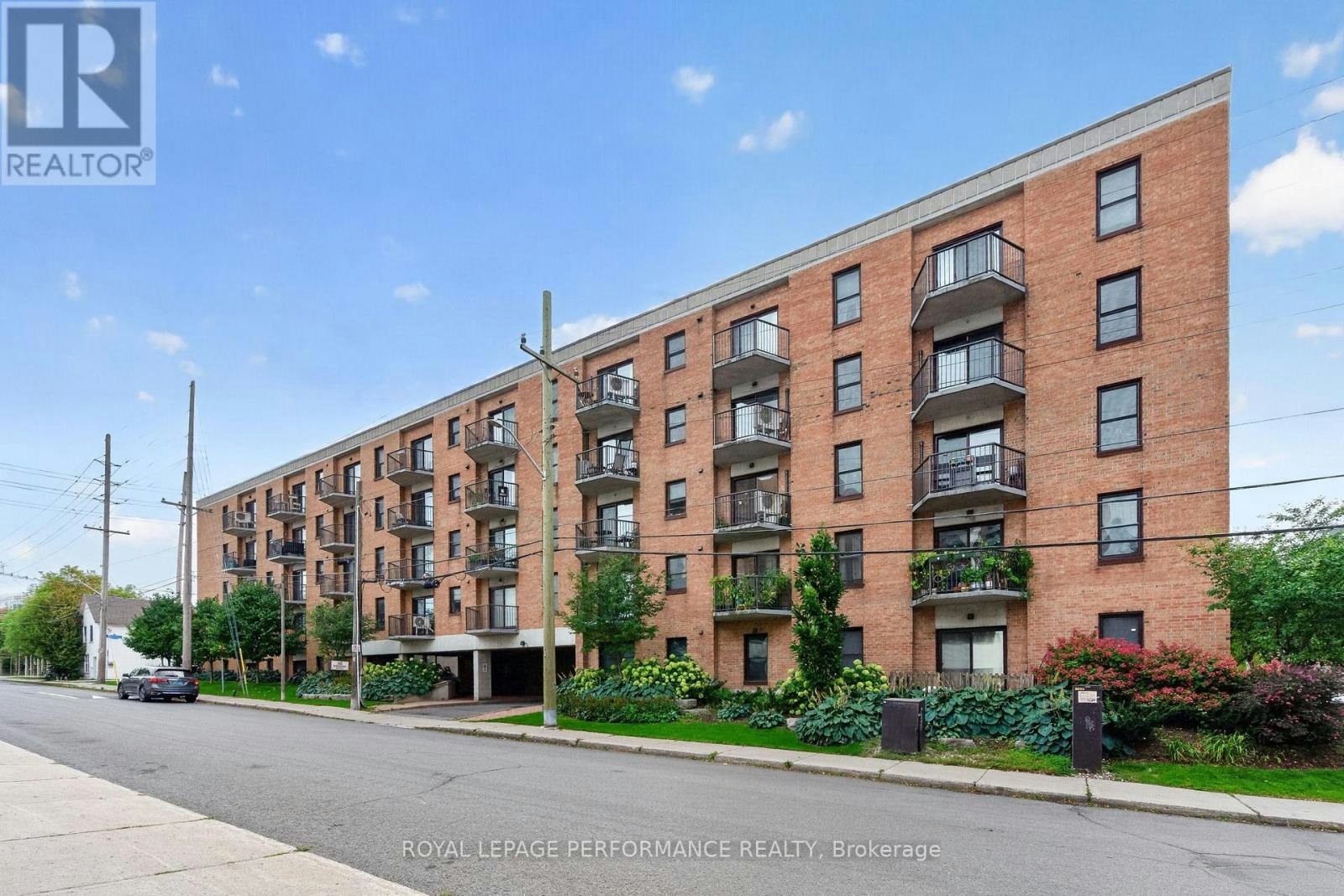 407-50 Burnside Avenue, Ottawa, ON, K1Y 2M2