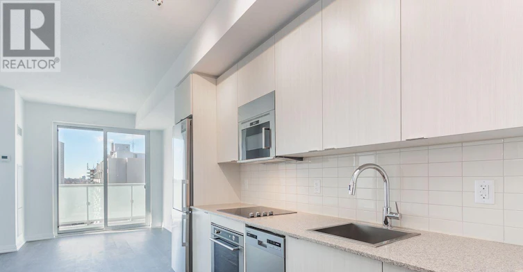 1613-101 Erskine Avenue, Toronto, ON, M4P 1Y5 - 2