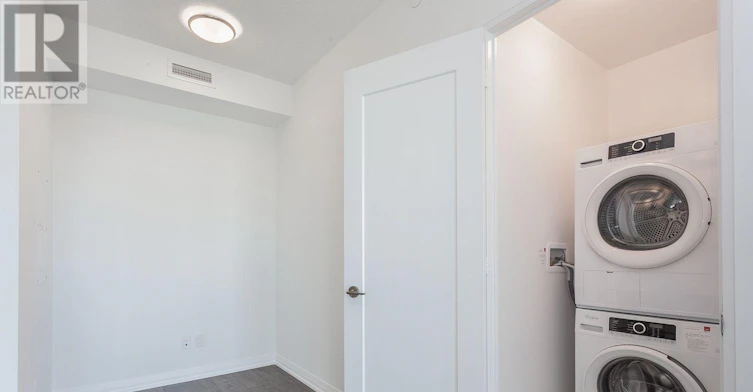 1613-101 Erskine Avenue, Toronto, ON, M4P 1Y5 - 3