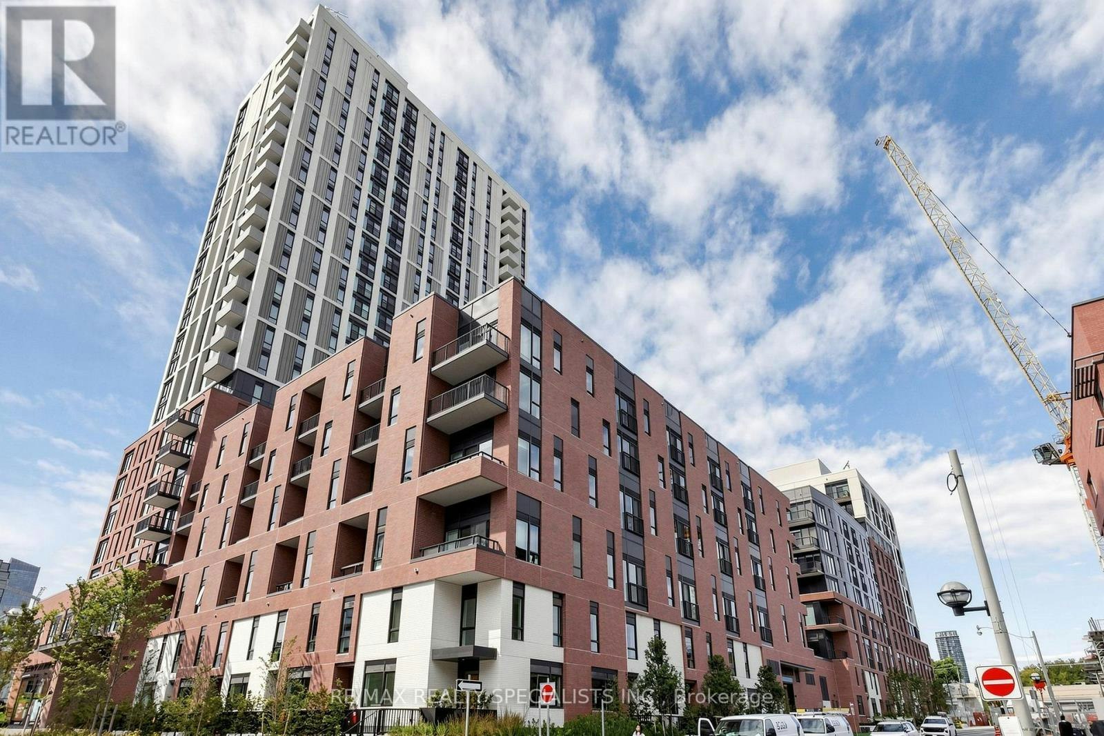 221-30 Dreamers Way, Toronto, ON, M5A 0Z1