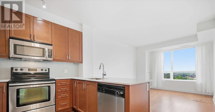 611-2470 Prince Michael Drive, Oakville, ON, L6H 0G9 - 5