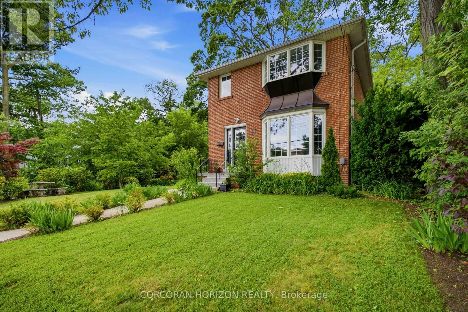 77 Mineola Road E, Mississauga, ON, L5G 2E6