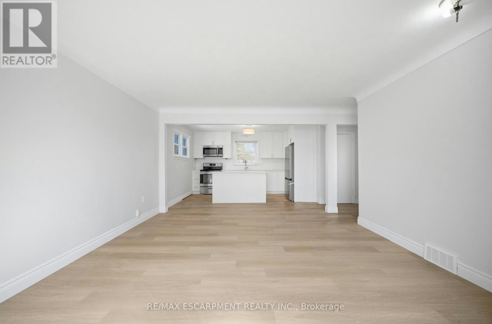 36 Woodelm Drive, St. Catharines, ON, L2M 4N3 - 3