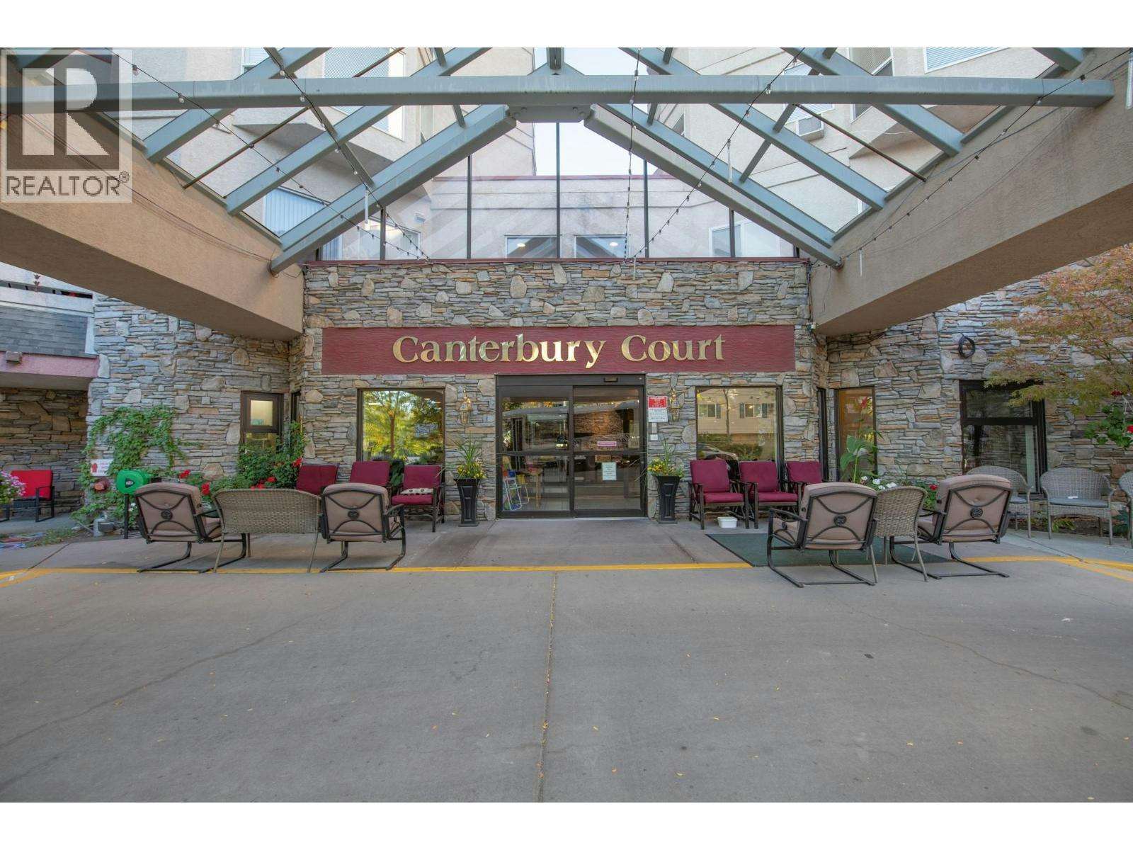 215-3011 Gateby Place - 2