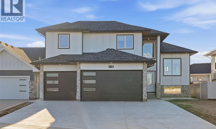 718 Weir Crescent