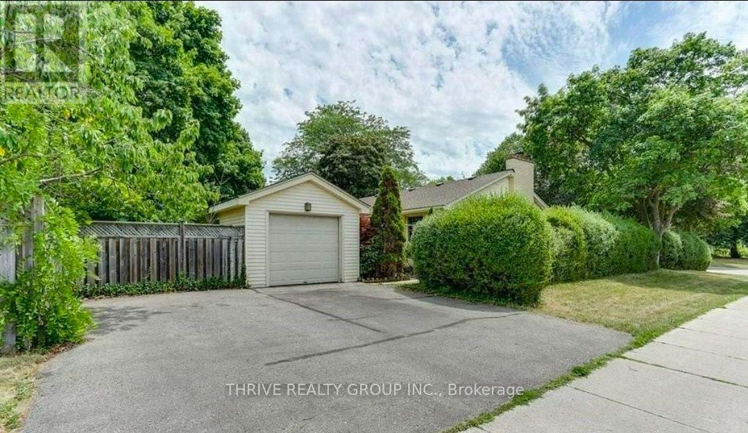 UPPER-1 Sutton Place, London, ON, N6H 3V2 - 2