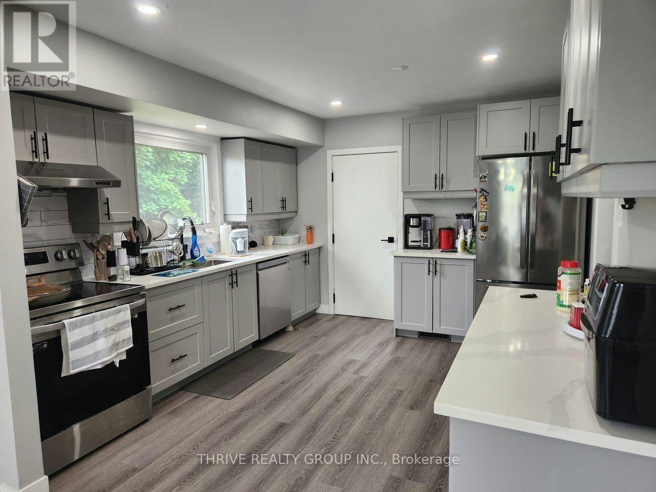 UPPER-1 Sutton Place, London, ON, N6H 3V2 - 3