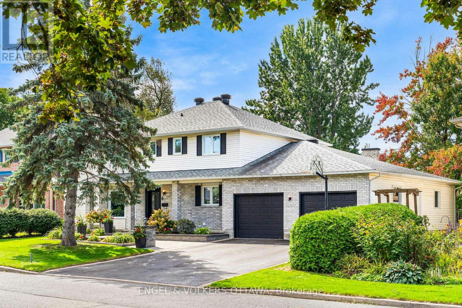 6 Forest Heights Avenue, Ottawa, ON, K2S 0R4
