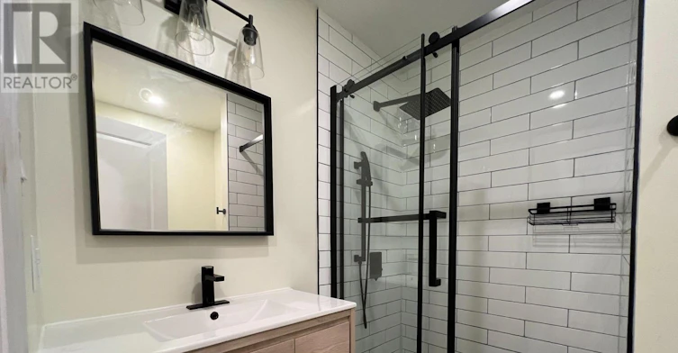 32 Eaglewing (Main Court, Toronto, ON, M1E 4M1 - 9