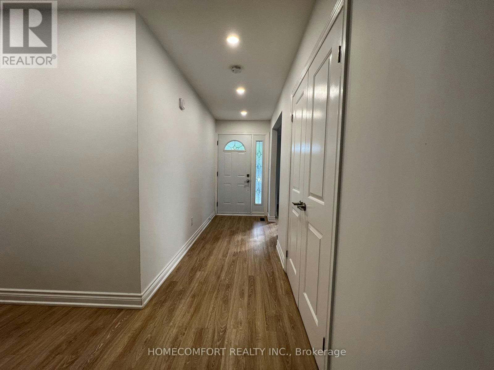 32 Eaglewing (Main Court, Toronto, ON, M1E 4M1 - 3