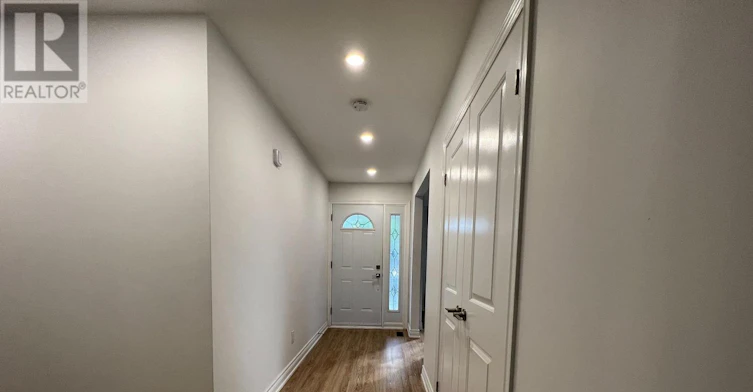 32 Eaglewing (Main Court, Toronto, ON, M1E 4M1 - 3