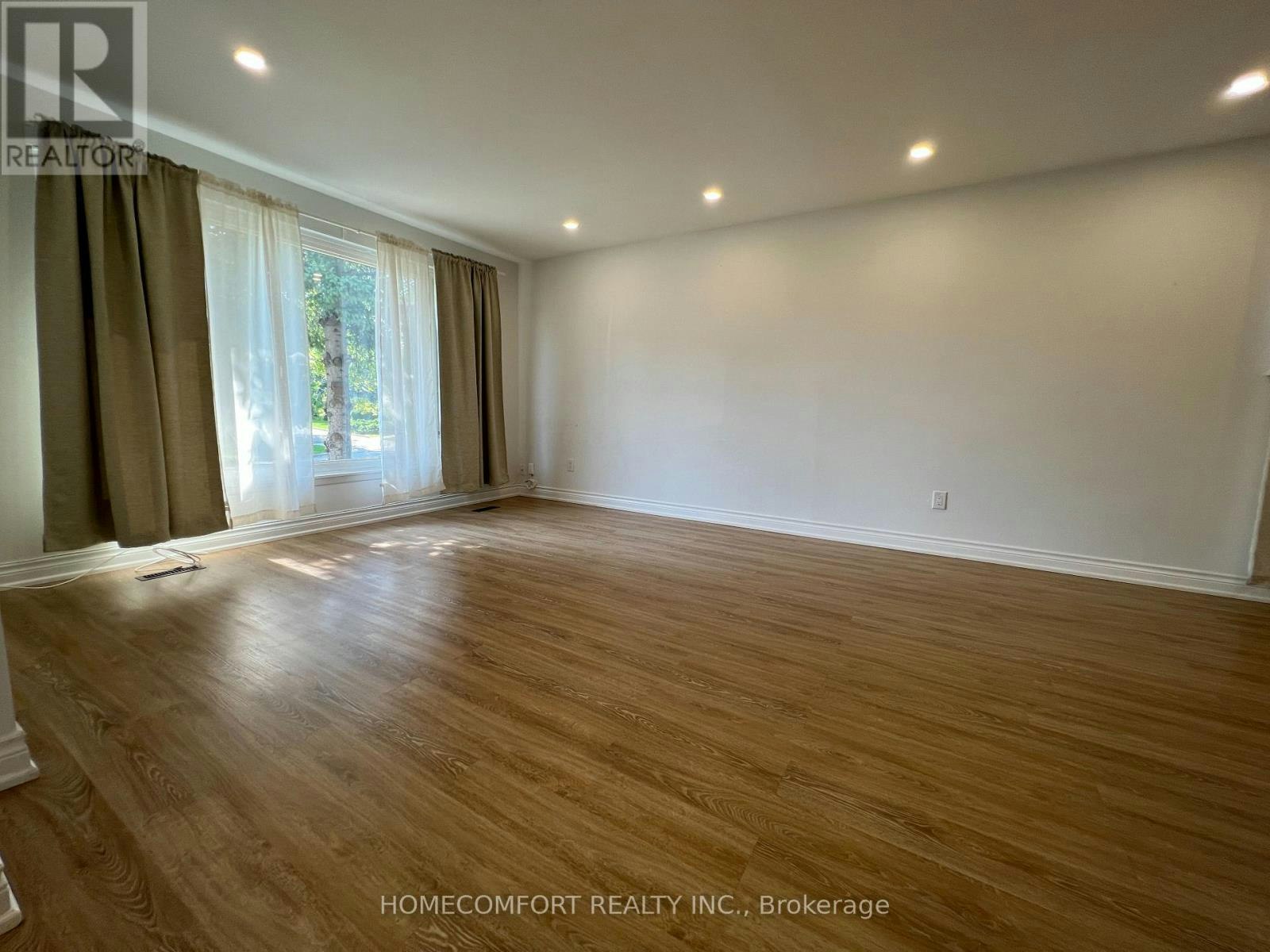32 Eaglewing (Main Court, Toronto, ON, M1E 4M1 - 13