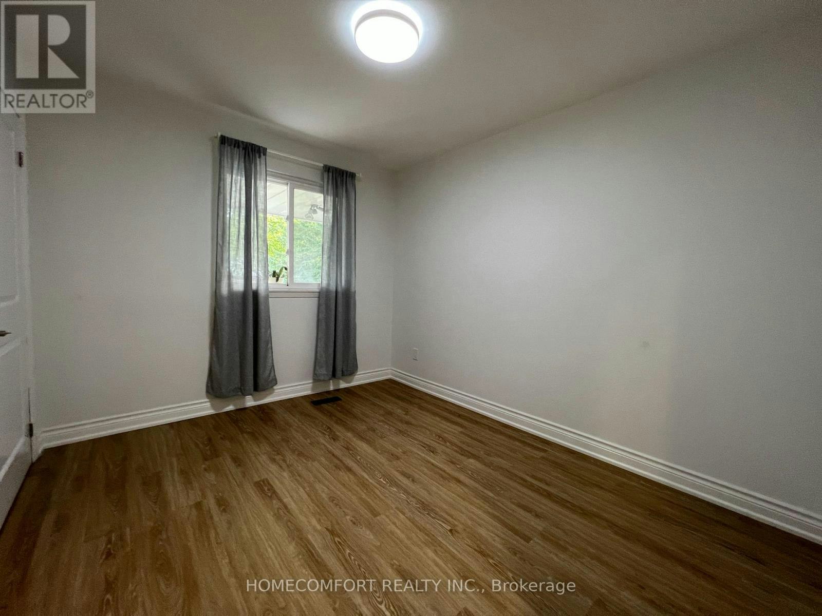 32 Eaglewing (Main Court, Toronto, ON, M1E 4M1 - 7