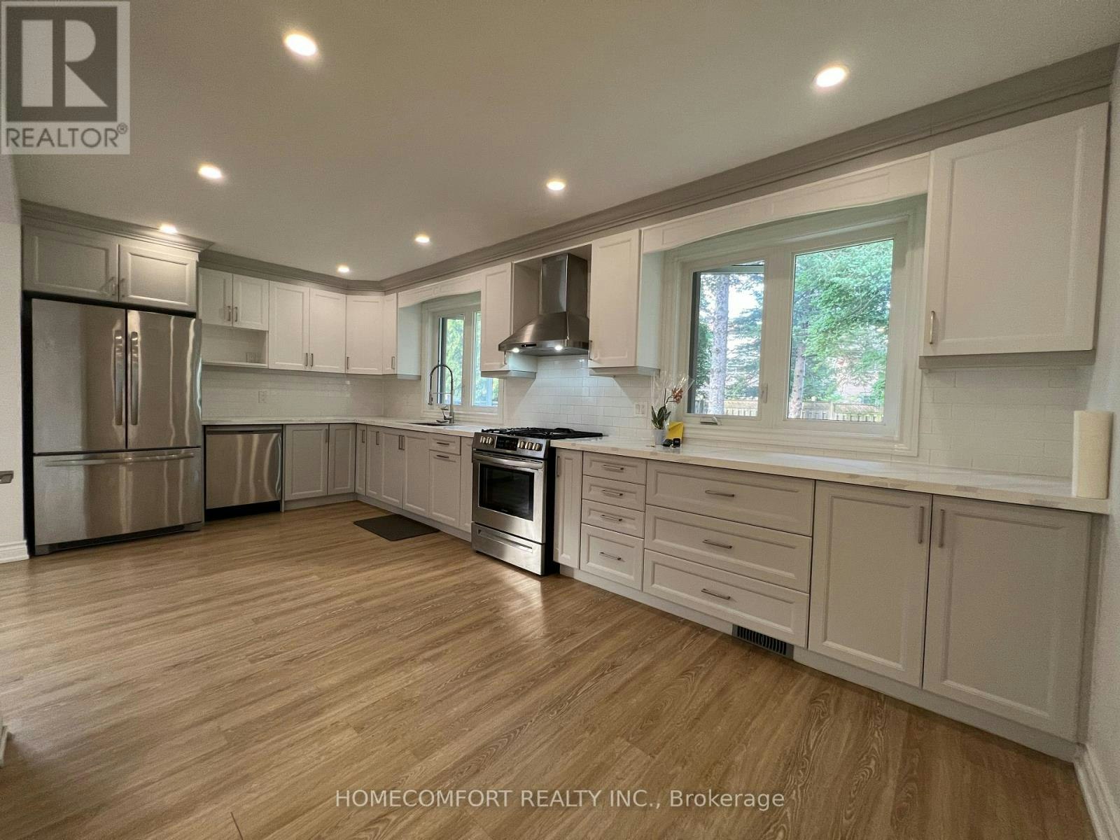 32 Eaglewing (Main Court, Toronto, ON, M1E 4M1 - 2