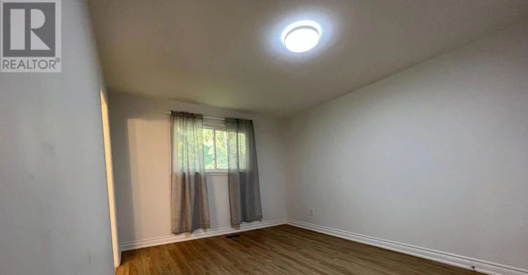 32 Eaglewing (Main Court, Toronto, ON, M1E 4M1 - 6
