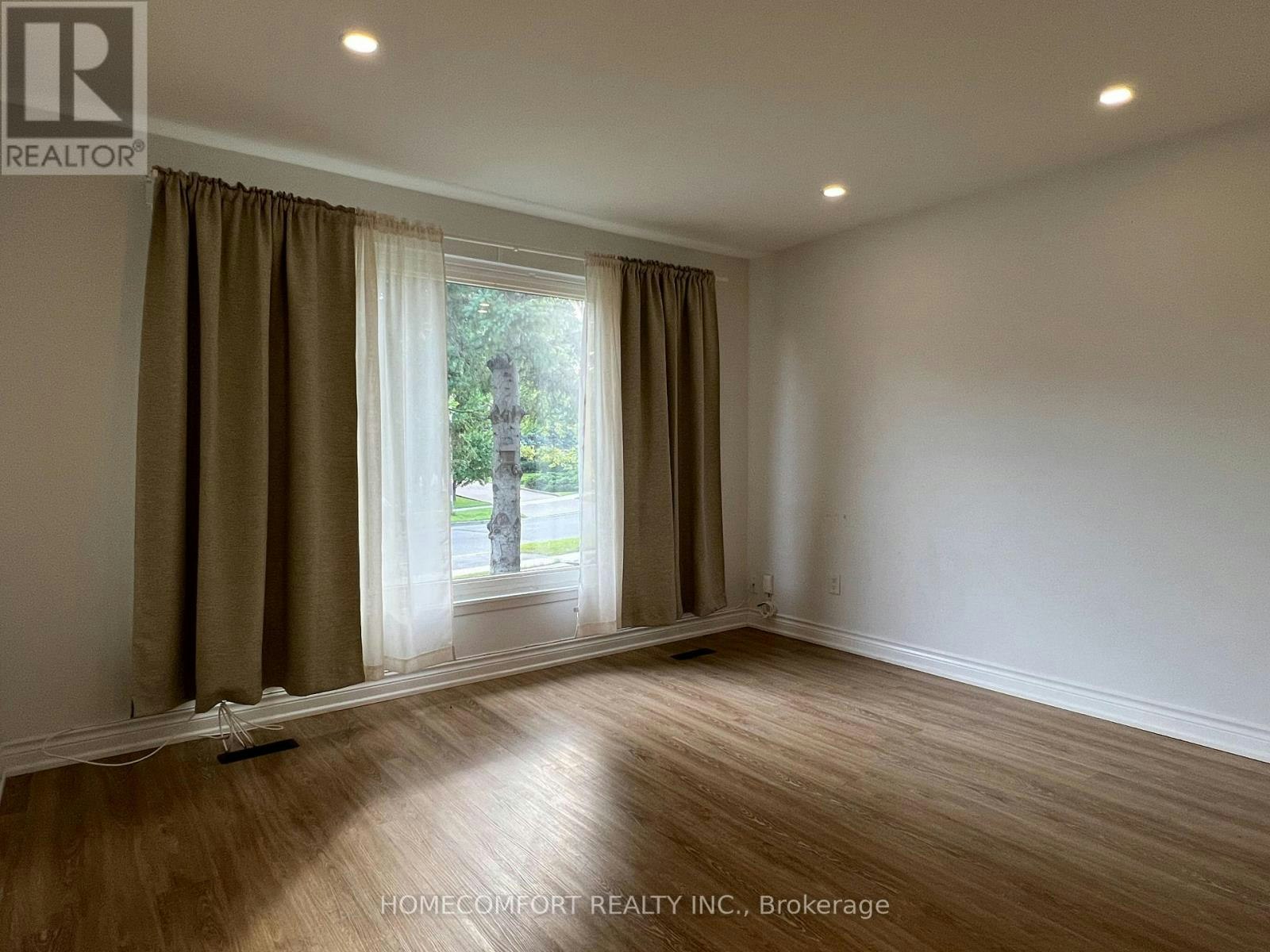 32 Eaglewing (Main Court, Toronto, ON, M1E 4M1 - 5