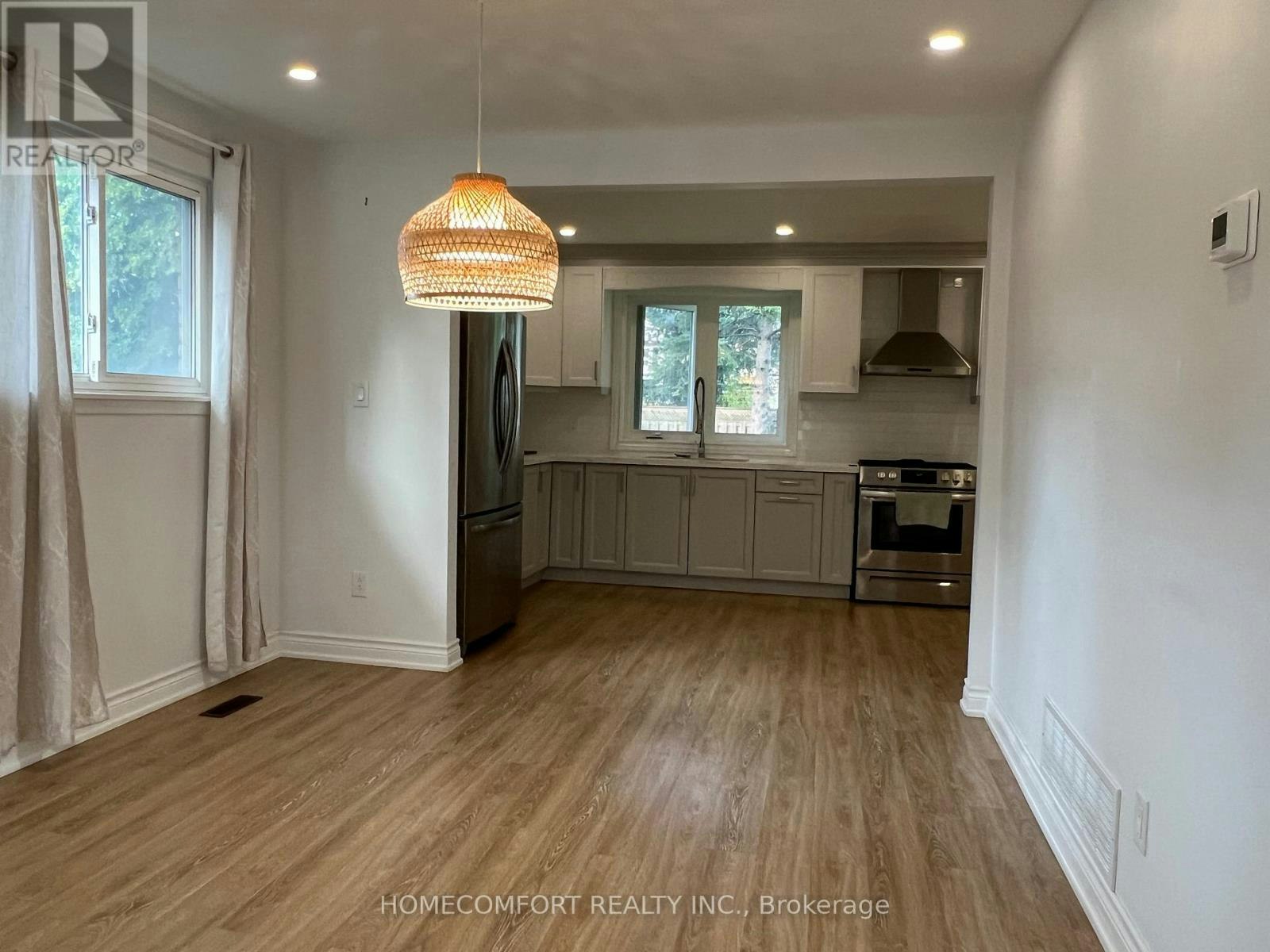32 Eaglewing (Main Court, Toronto, ON, M1E 4M1 - 4