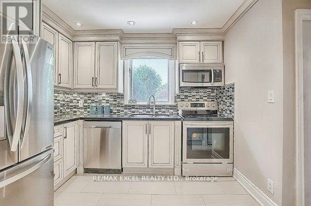 MAIN-43 Boothbay Crescent, Newmarket, ON, L3Y 1Y6 - 7