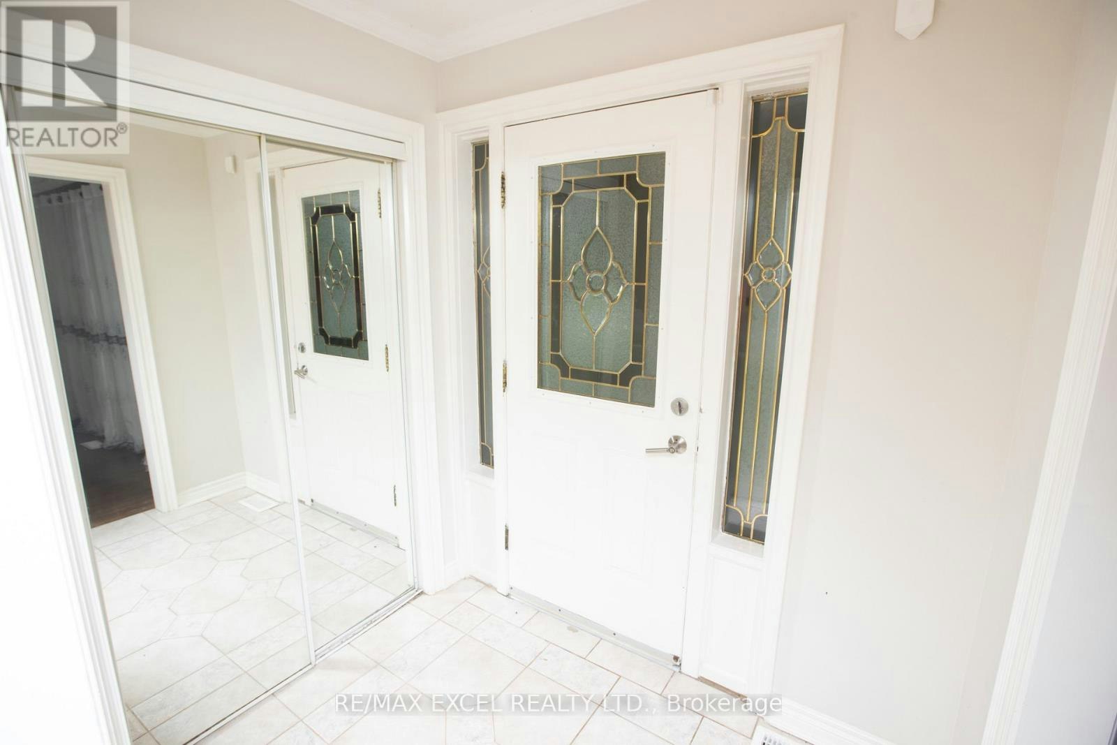 MAIN FLOOR-387 Crosby Avenue, Richmond Hill, ON, L4C 2R8 - 2