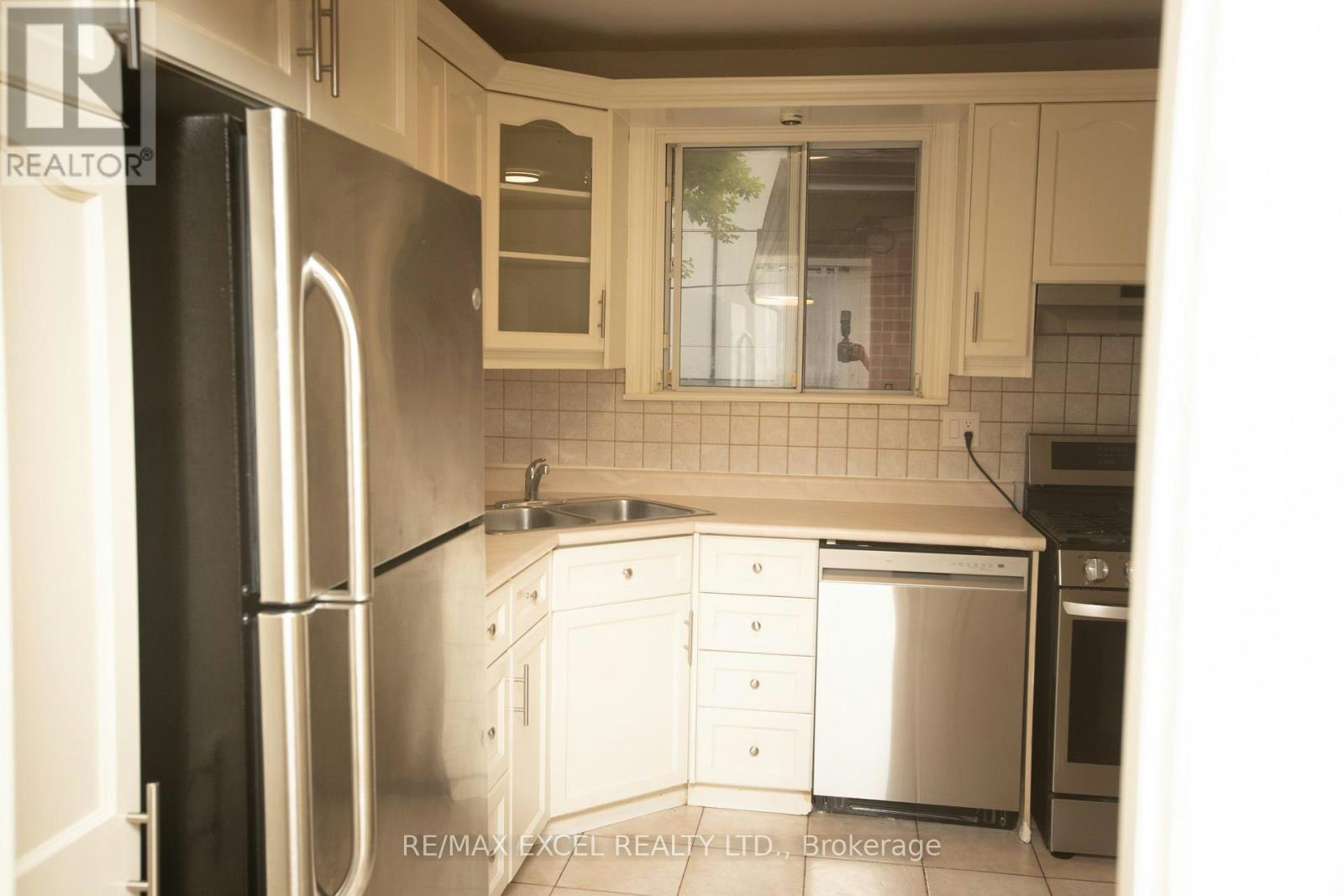 MAIN FLOOR-387 Crosby Avenue, Richmond Hill, ON, L4C 2R8 - 10
