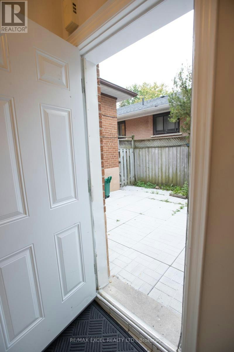 BASEMENT-387 Crosby Avenue, Richmond Hill, ON, L4C 2R8 - 3