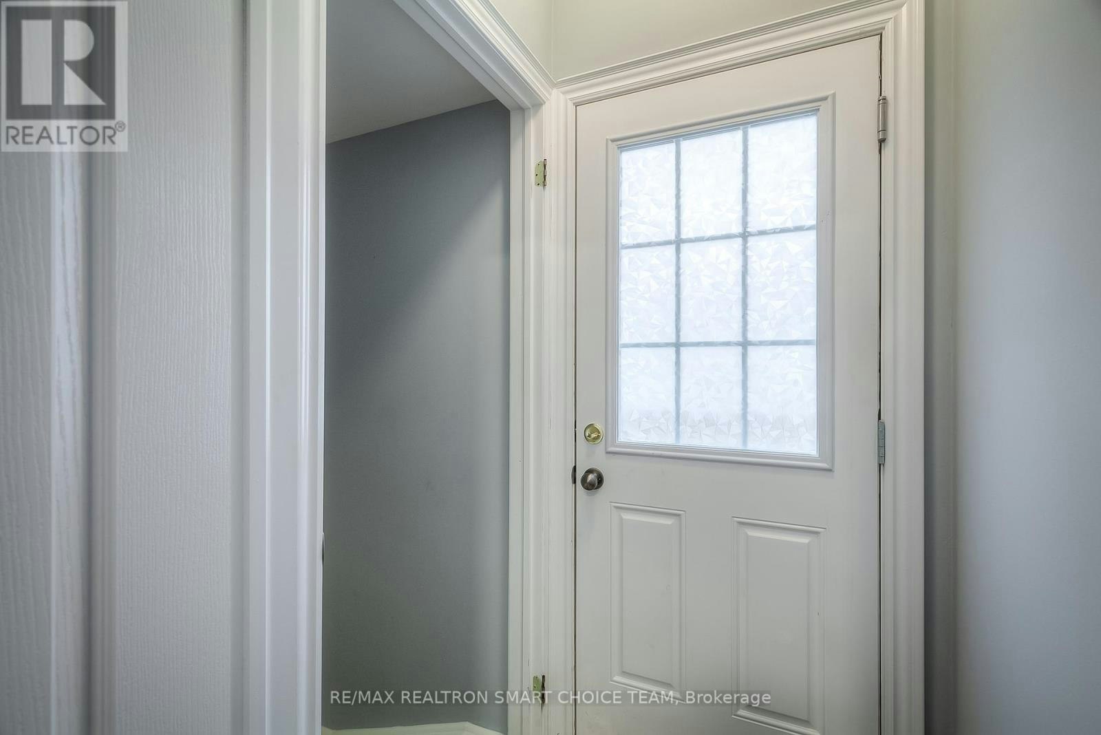 BSMT-243 Gord Clelland Gate, Newmarket, ON, L3X 0G1 - 6